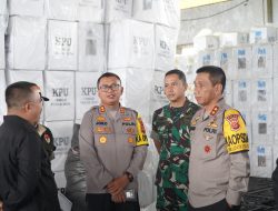 Kapolda Jabar Kunjungi Gudang Logistik KPU Kota Tasikmalaya,Pastikan Distribusi Logistik Pemilu 2024 Berjalan Lancar