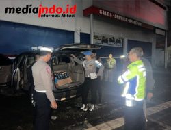 Patroli Gabungan Polres Tasikmalaya Kota, Amankan Puluhan Botol Miras Jenis Ciu di Warung Angkringan