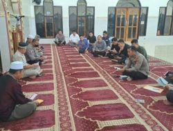 Ustad Mahmud Daud, Lc Isi Pembinaan Rohani Personel Muslim di Masjid Nurul Jihad Polda Sulut