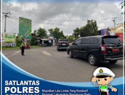 Wujudkan Lalu Lintas Yang Kondusif, Personel Satlantas Polres Seruyan Lakukan Pengaturan Lalu Lintas Di Bundaran 1 Kuala Pembuang