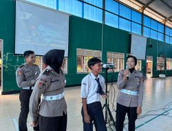 Police Goes To School Satlantas Polresta Banyumas Di SMPN 7 Purwokerto Dalam Rangka Operasi Zebra Candi 2025