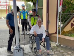 Polres Purbalingga Beri Pelayanan Humanis Saat Ibadah Natal di Gereja