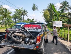 Polsek Karanganyar Lakukan Penanganan Awal Kecelakaan Tunggal Pemotor Meninggal Dunia