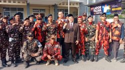 Kurang lebih seratus individu ikut serta dalam kegiatan peringatan Hari Kebangkitan Nasional 2026 di Kantor Kecamatan Rawalo, dengan Danramil dan organisasi masyarakat siap mengamankan.