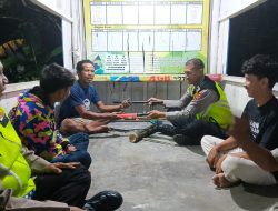 Polsek Bobotsari Revitalisasi Satkamling di Tiga Desa, Serahkan Bantuan Peralatan Keamanan