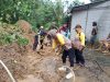 Polsek Rembang Ikut Kerja Bakti Bersihkan Material Longsor