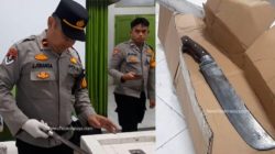 Barang Bukti Golok yang Dibawa Korban Brandalan Bermotor Tewas Menabrak Tembok di Kawalu Tasikmalaya