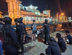 Patroli HarKamtibmas Brimob Jabar: Jaga Kondusifitas Tasikmalaya di Tengah Malam