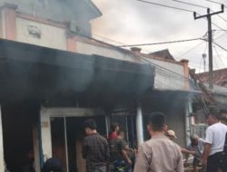 Lagi Masak Ditinggal Mandi, Rumah Dua Lantai di Disindangkerta Kec Cipatujah Ludes Terbakar