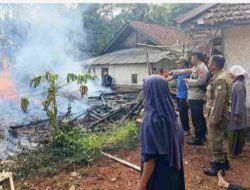 Diduga dari Tungku Gula Aren, Tiga Rumah Panggung di Bojonggambir Tasikmalaya Ludes Terbakar