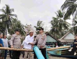 Perahu Pahala Kencana Terbalik di Laut Cipatujah Tasikmalaya, Dua Nelayan Masih Hilang