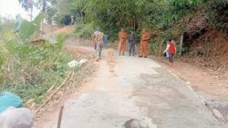 Warga Cintabodas Culamega Kabupaten Tasikmalaya Gotong Royong Bangun Jalan